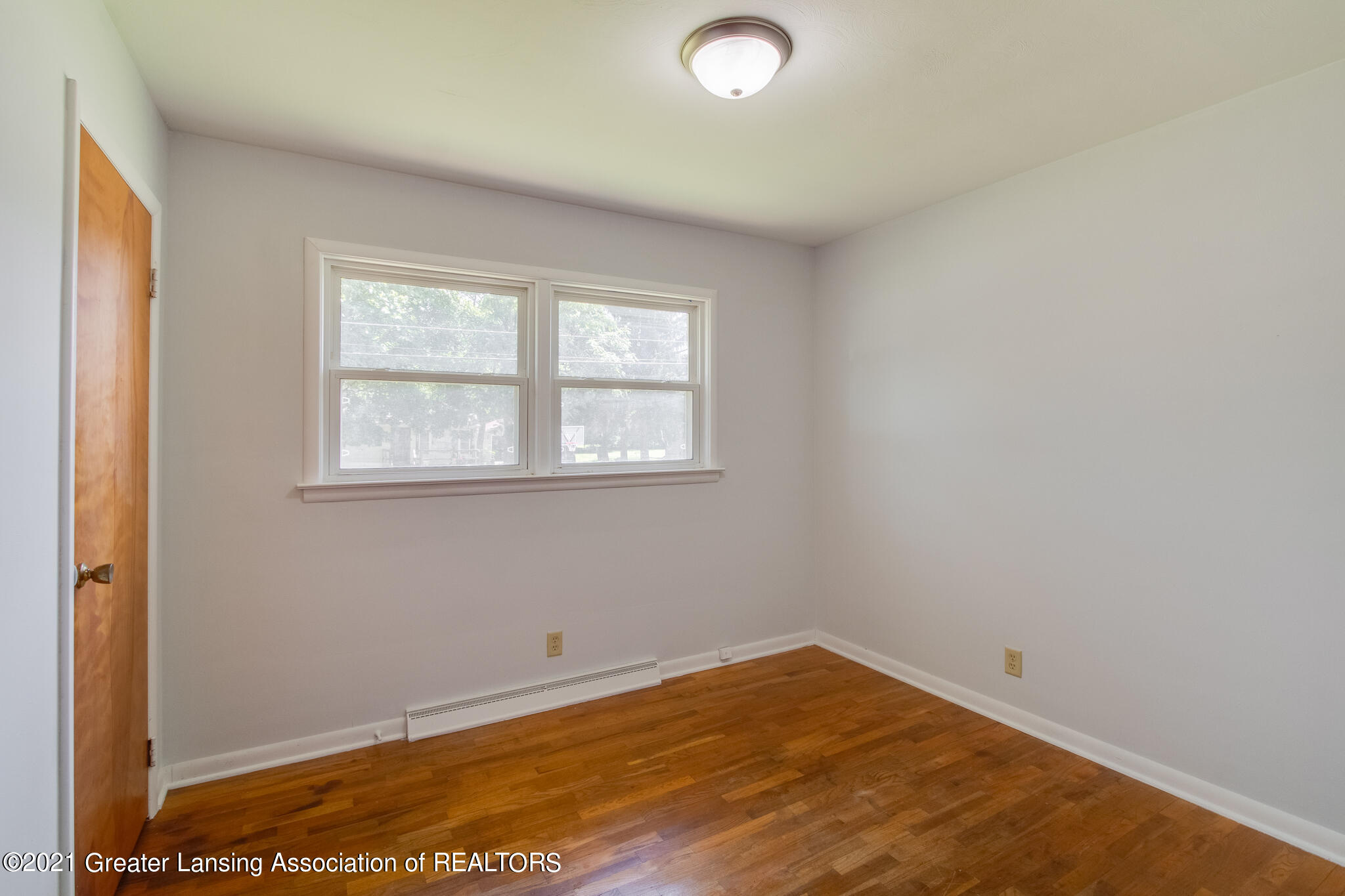 5634 Schafer Road Lansing, MI 48911 - Photo 11 of 28 5634_Schafer_STEVE_R-24