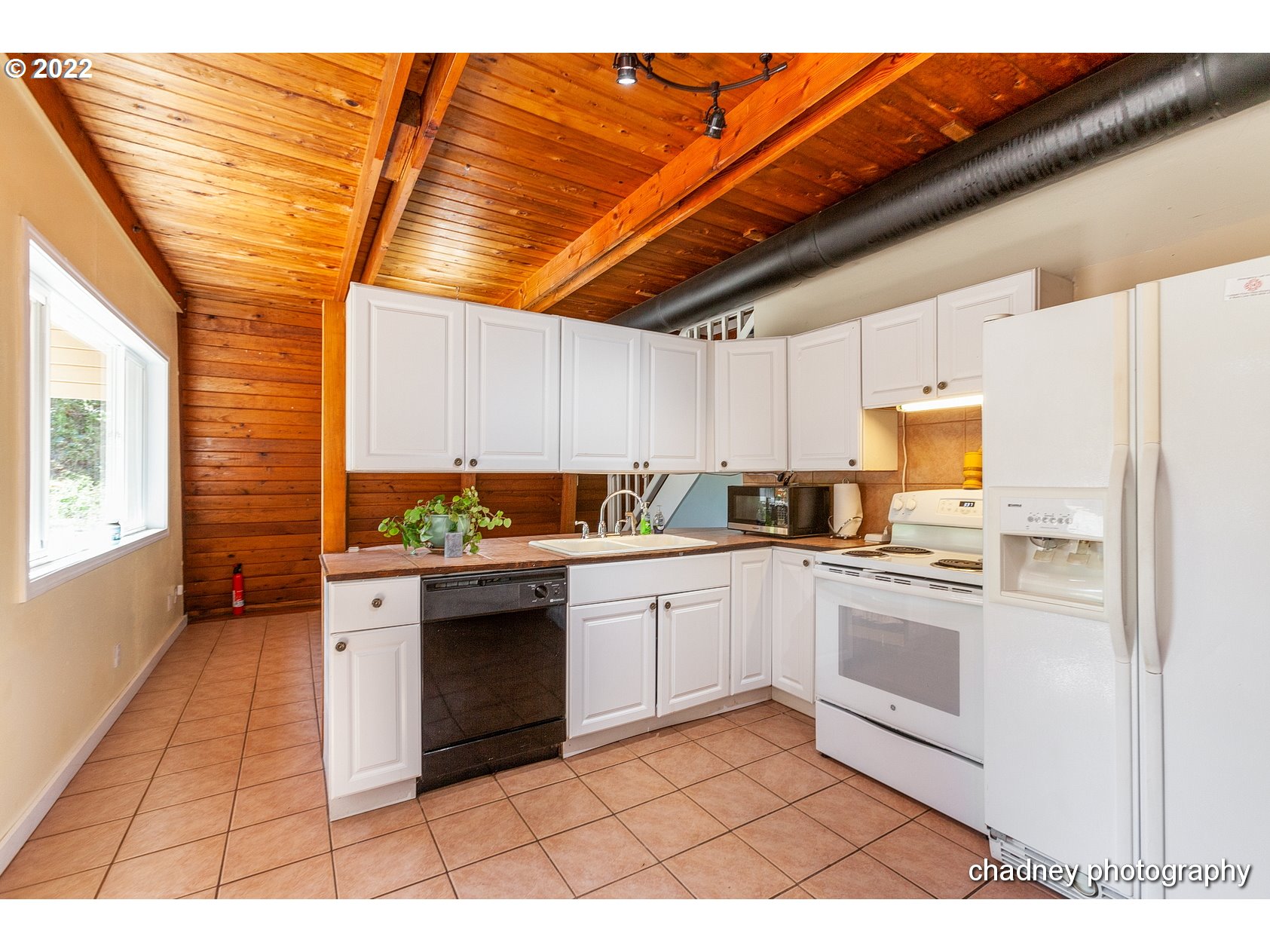 39058 East Knieriem Road Corbett, OR 97019 - Photo 8 of 32