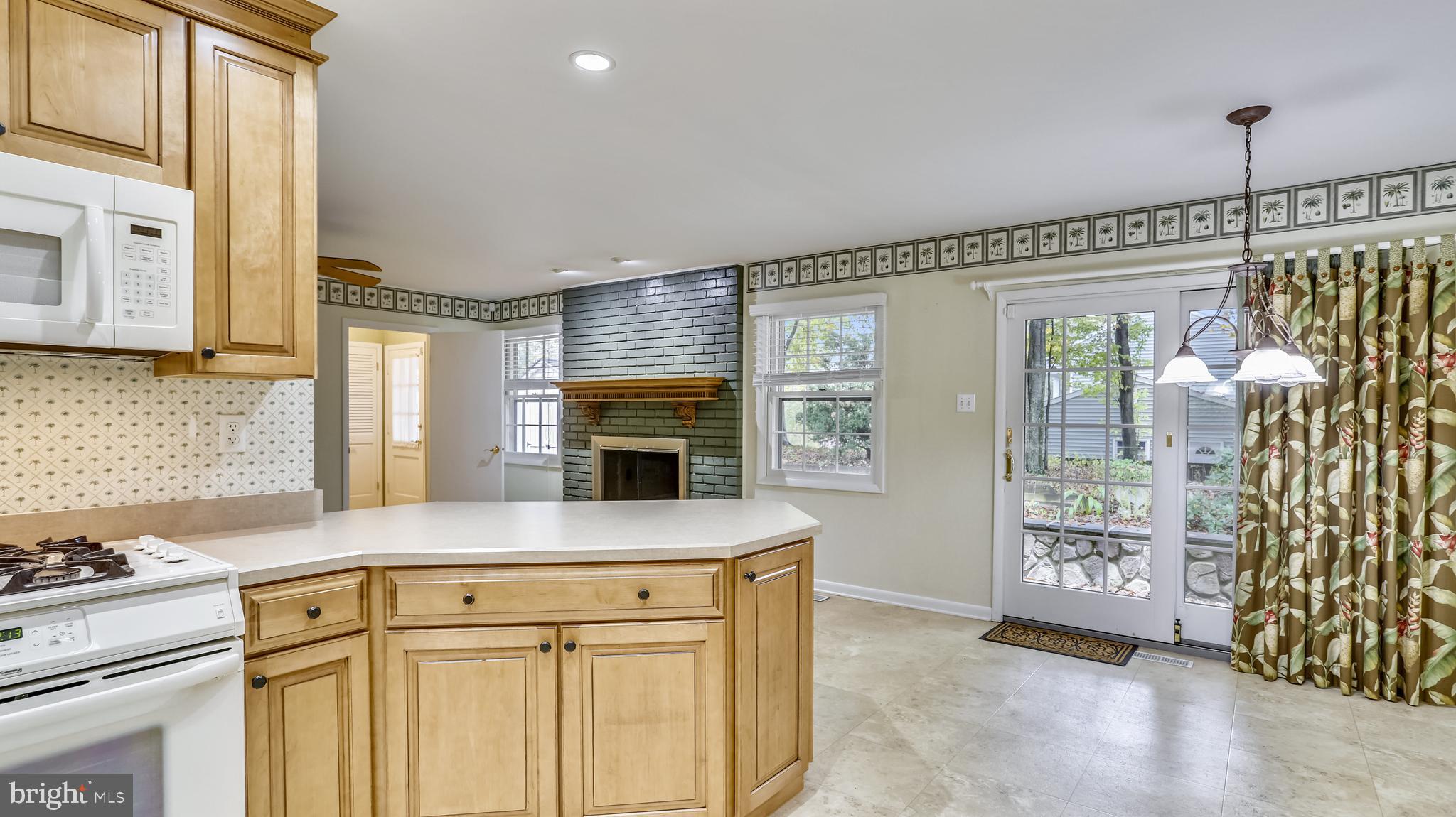 1791 Roxboro Place Crofton, MD 21114 - Photo 12 of 37 Eat-in Kitchen Area