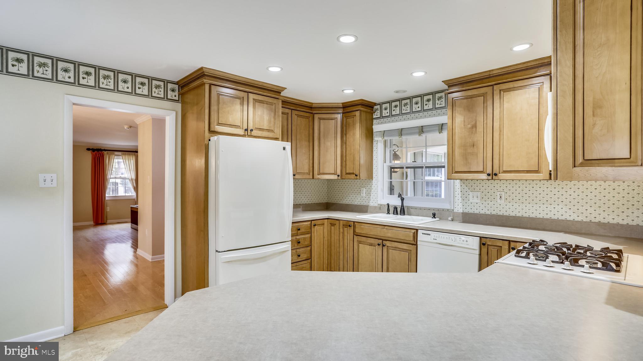 1791 Roxboro Place Crofton, MD 21114 - Photo 15 of 37 Kitchen with Counter Seating