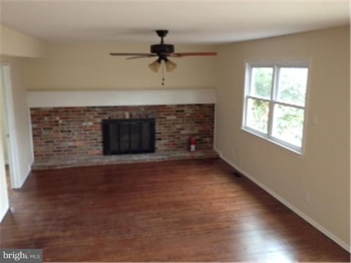 132 Dorchester Road Mount Laurel, NJ 08054 - Photo 6 of 14 Family Room