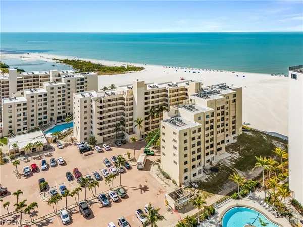 $650,000 | 6660 Estero Boulevard, Unit 303, Fort Myers Beach, FL 33931