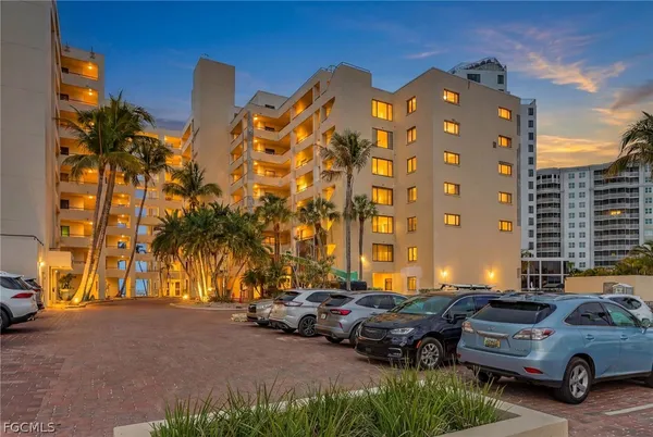 $650,000 | 6660 Estero Boulevard, Unit 303, Fort Myers Beach, FL 33931