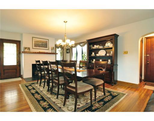 715 Cascade Road Forest Hills, PA 15221 - Photo 3 of 18 Living Room.