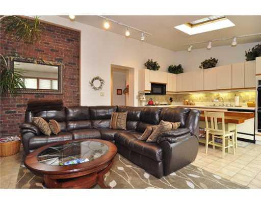 715 Cascade Road Forest Hills, PA 15221 - Photo 6 of 18 Den/Family/Great Room.