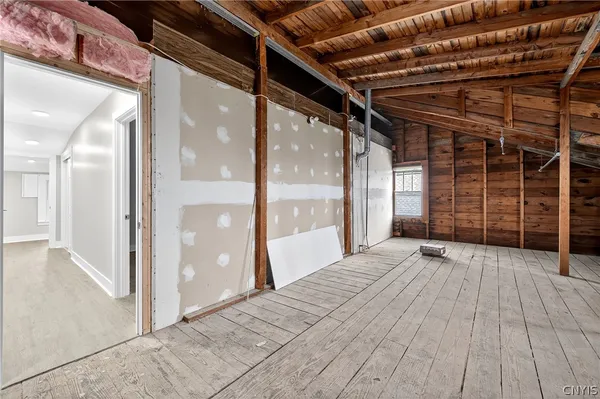 $2,500 | 111 Maplehurst Avenue, Syracuse, NY 13208