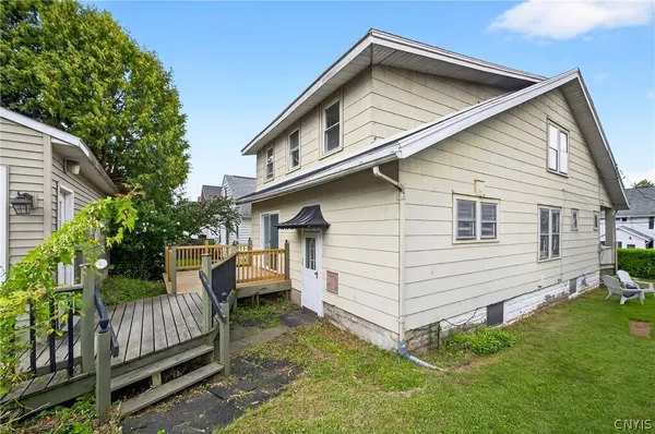 $2,500 | 111 Maplehurst Avenue, Syracuse, NY 13208