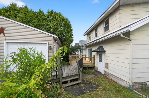 $2,500 | 111 Maplehurst Avenue, Syracuse, NY 13208