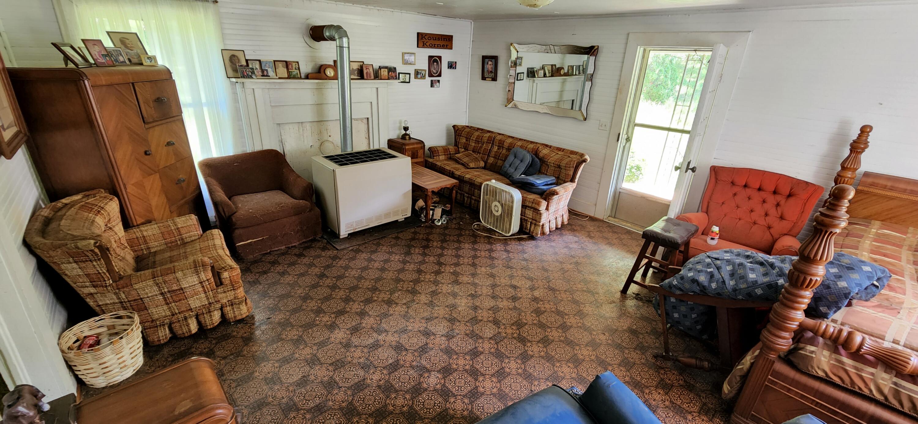 6100 Fork Mountain Road Rocky Mount, VA 24151 - Photo 12 of 24 13 Living Room
