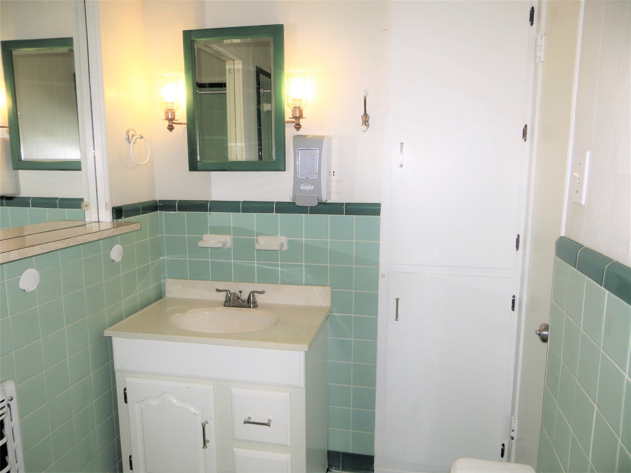 2809 Rosadele Street La Marque, TX 77568 - Photo 29 of 33 Modern yet vintage bathroom...priceless!