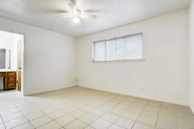 $1,398 | 2503 Washington Street, Pearland, TX 77581