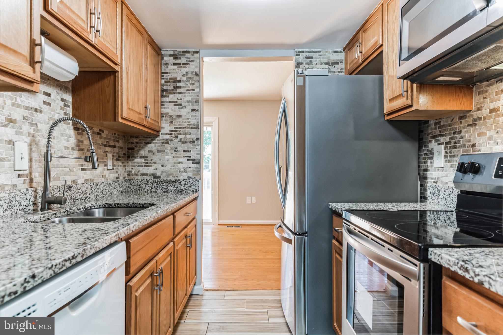 6407 Blarney Stone Court Springfield, VA 22152 - Photo 4 of 20 Gallery Image 4