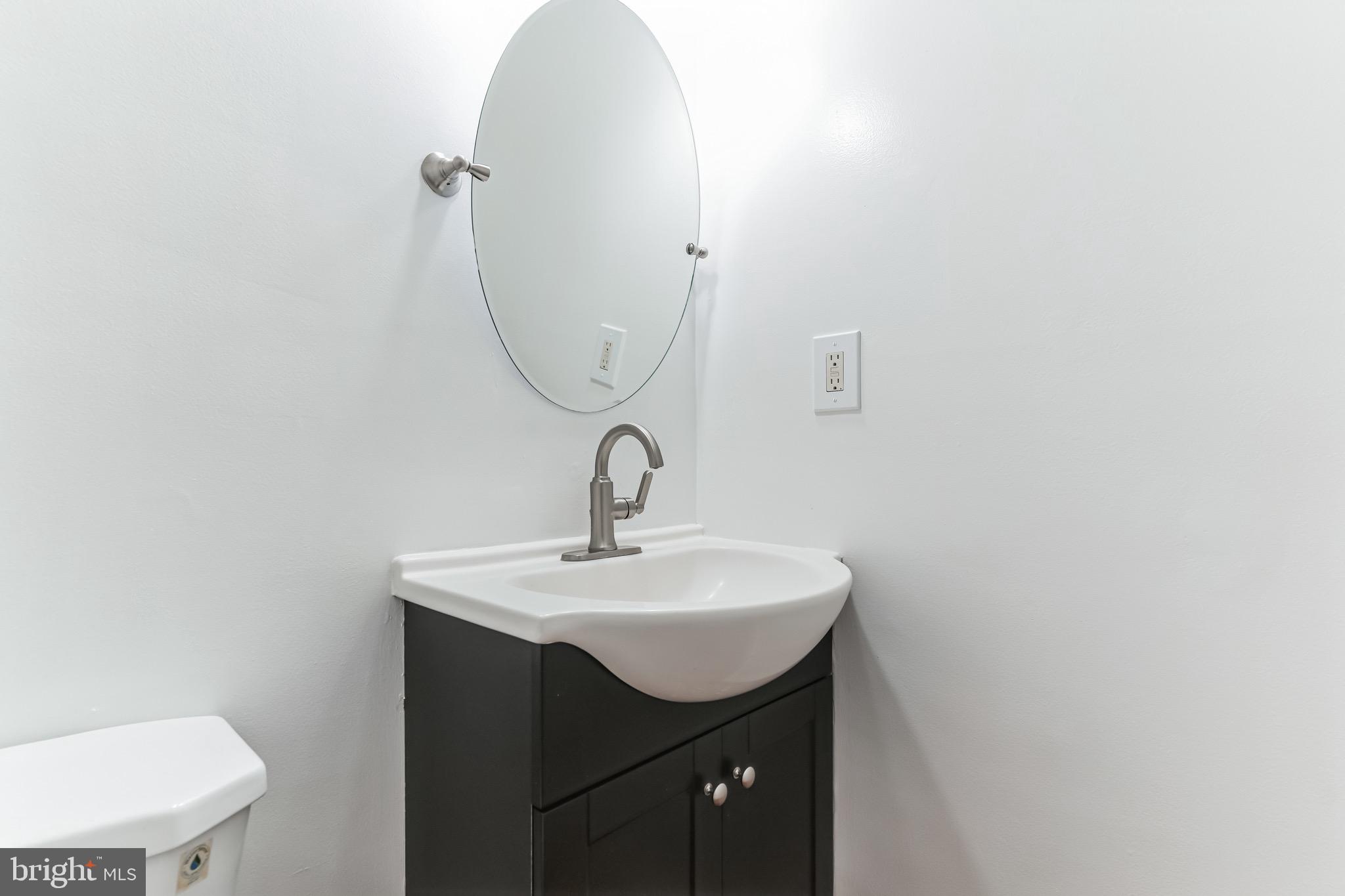 6407 Blarney Stone Court Springfield, VA 22152 - Photo 6 of 20 Gallery Image 6