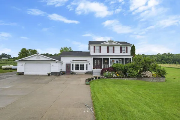 $750,000 | 11241 Center Road, Garrettsville, OH 44231