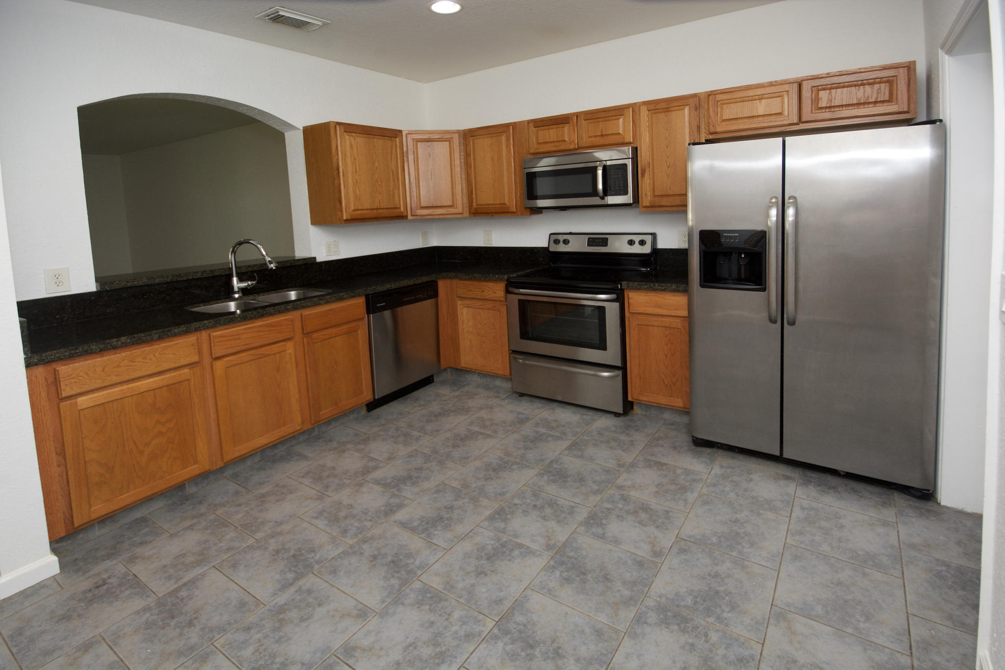 2028 Oakhurst Way Riviera Beach, FL 33404 - Photo 4 of 22 DSC_7757