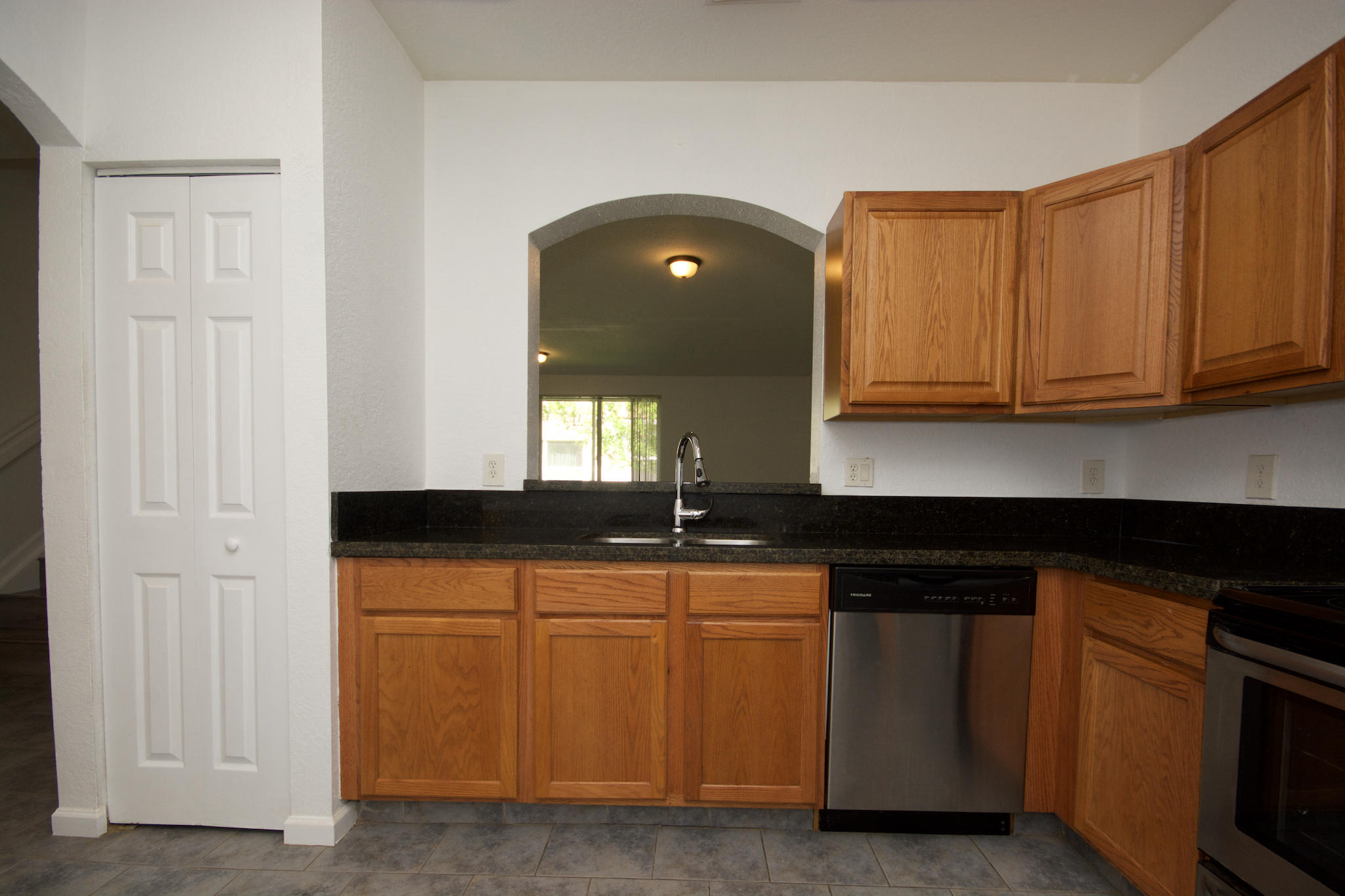 2028 Oakhurst Way Riviera Beach, FL 33404 - Photo 5 of 22 DSC_7758