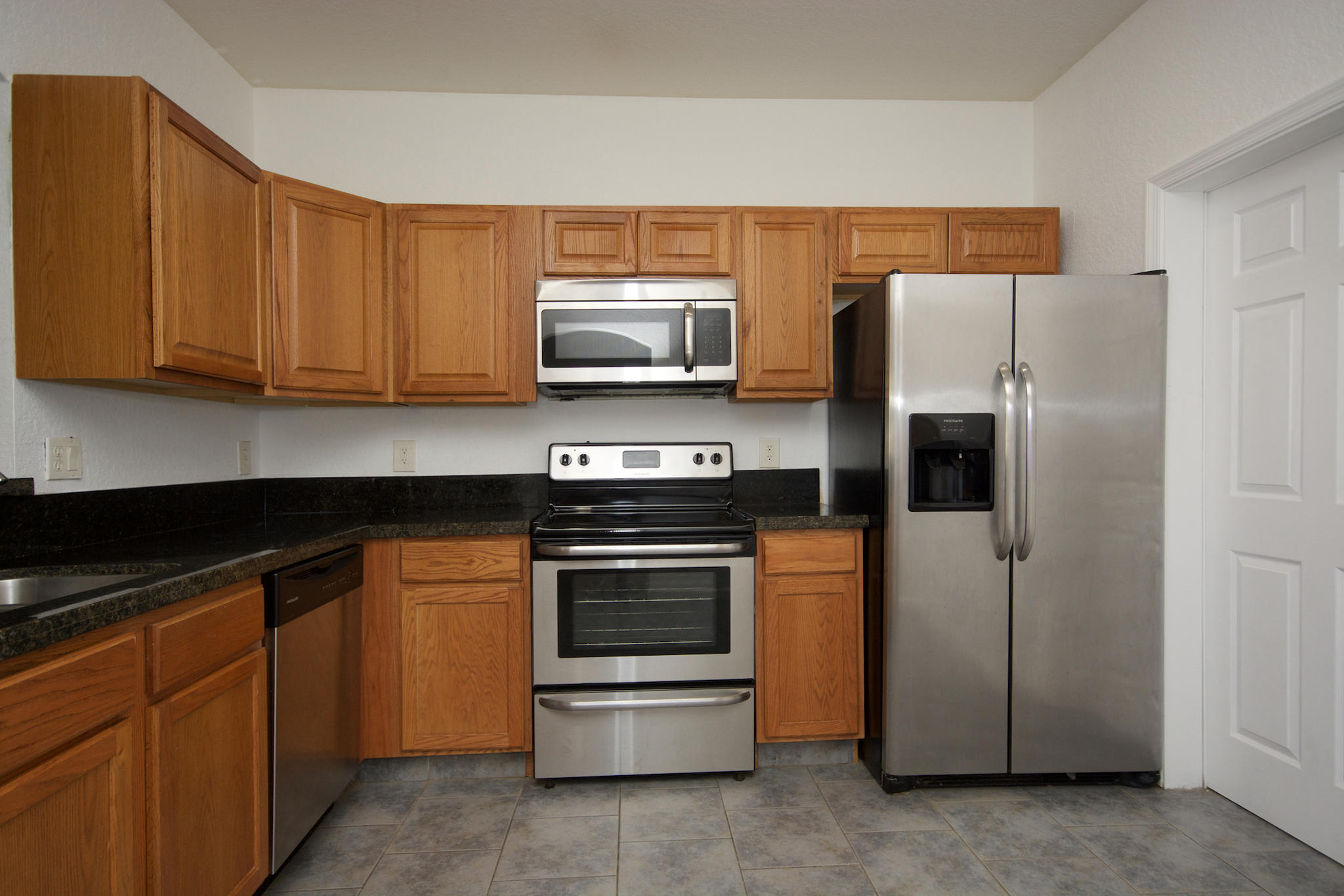 2028 Oakhurst Way Riviera Beach, FL 33404 - Photo 6 of 22 DSC_7759
