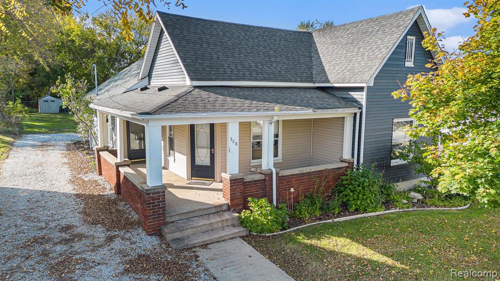 308 South Adelaide Street Fenton, MI 48430 - Photo 1 of 19