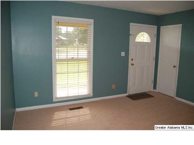 952 Carson Lane Southwest Jacksonville, AL 36265 - Photo 2 of 20