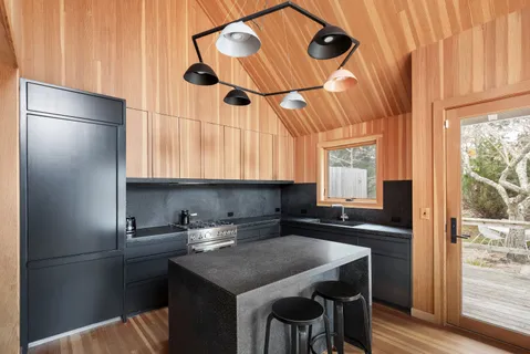 $3,750,000 | 50 Mako Lane, Amagansett, NY 11930