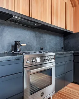 $3,750,000 | 50 Mako Lane, Amagansett, NY 11930