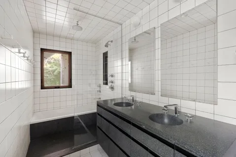 $3,750,000 | 50 Mako Lane, Amagansett, NY 11930