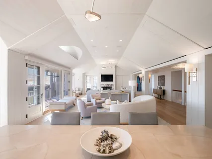 $152,500,000 | 39 Fairfield Pond Lane, Sagaponack, NY 11962