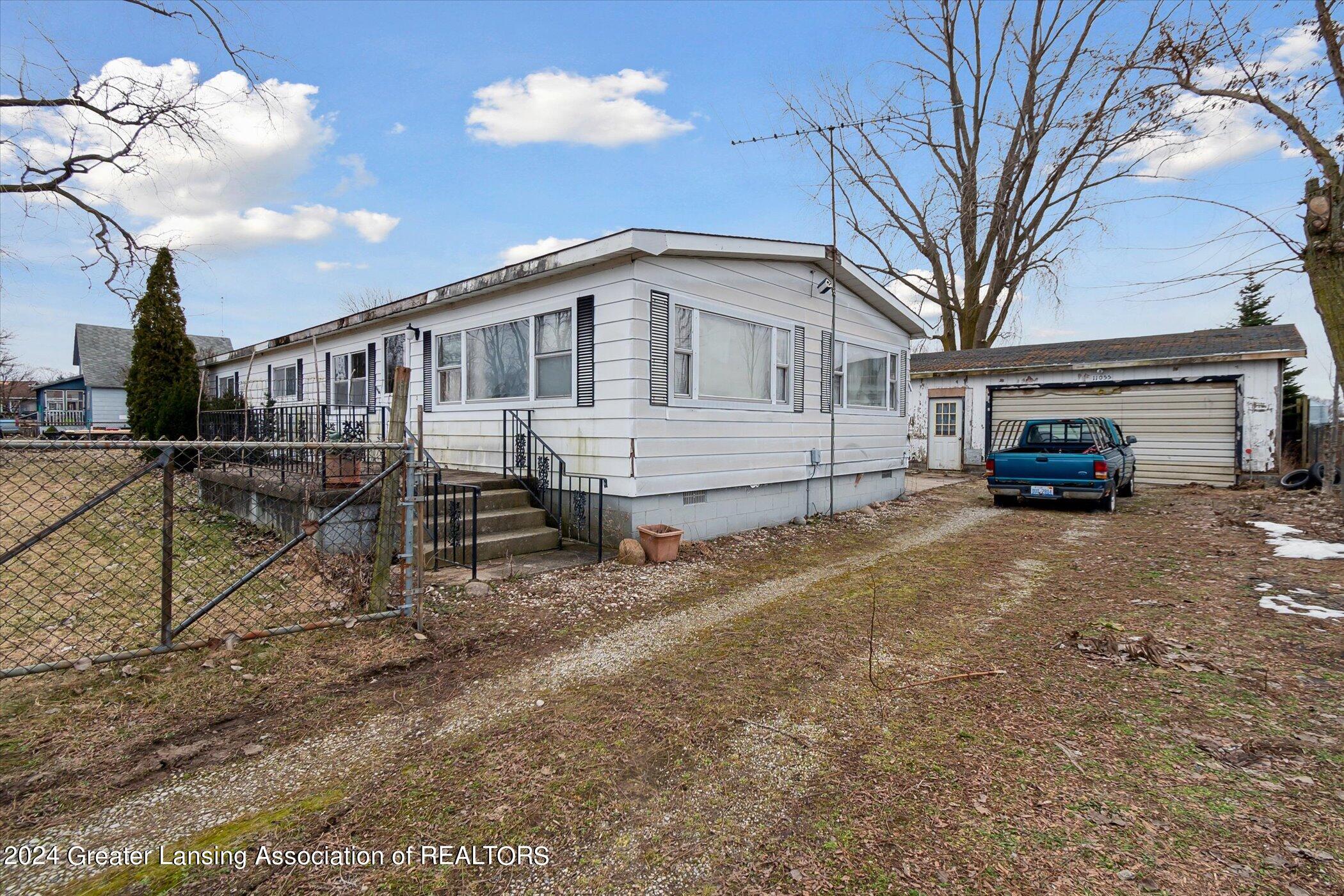 11055 Dutcher Road Sebewaing, MI 48759 - Photo 4 of 38 04-11055-Dutcher-Rd-WindowStill-29