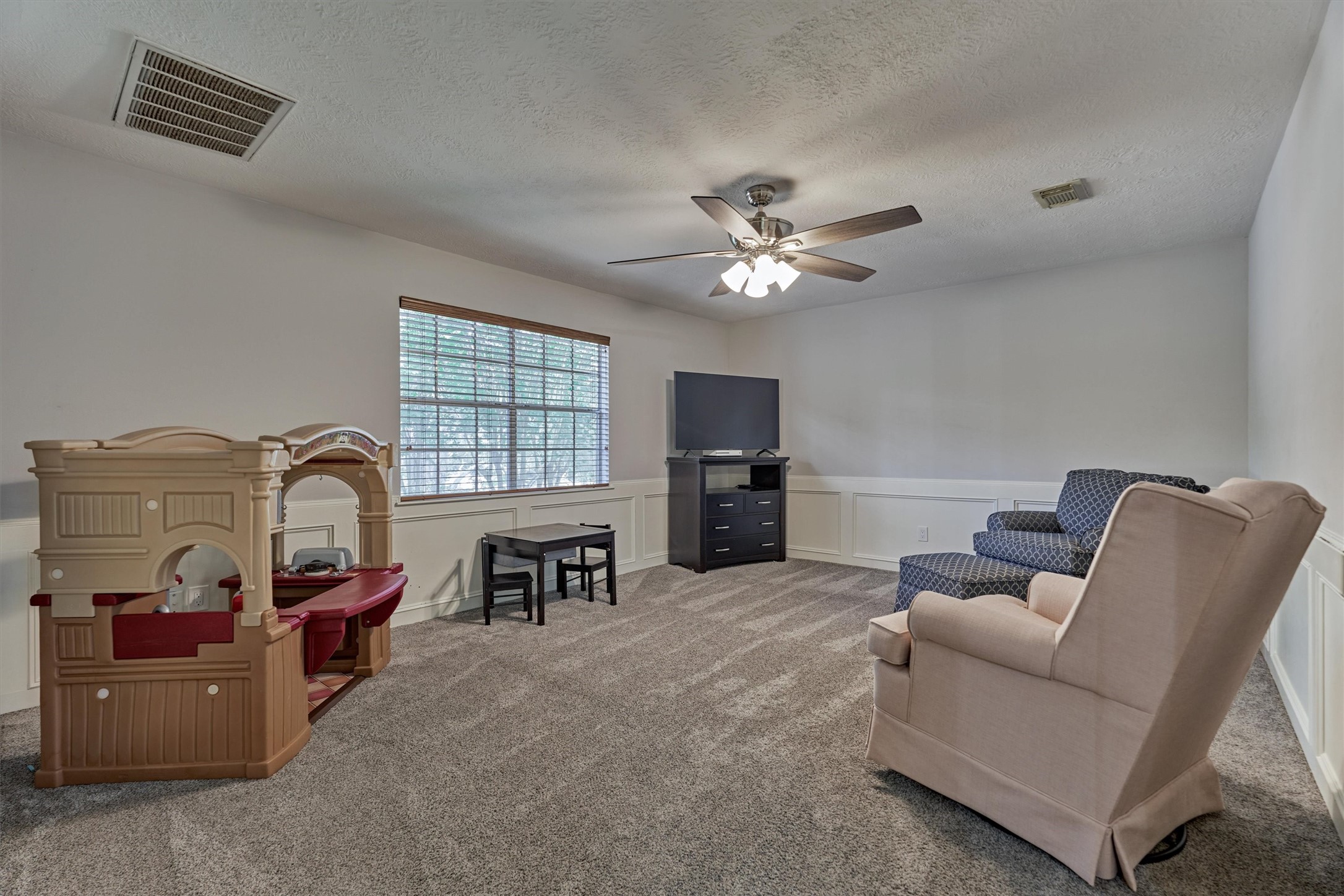 6522 Castle Pine Lane Spring, TX 77379 - Photo 36 of 49 a living room with furniture and a window
