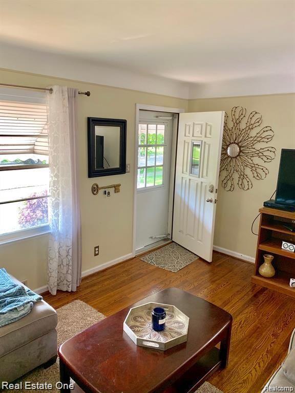 3822 Durham Road Royal Oak, MI 48073 - Photo 5 of 19