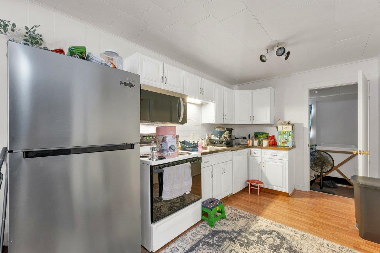 24 Baldwin Street, Unit 16 Laconia, NH 03246 - Photo 12 of 33