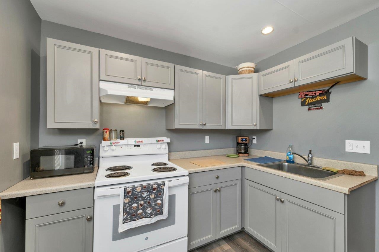 24 Baldwin Street, Unit 16 Laconia, NH 03246 - Photo 25 of 33