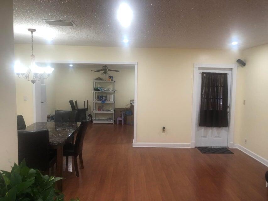332 Ponte Vedra Road Palm Springs, FL 33461 - Photo 14 of 21 dinni