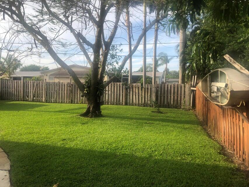 332 Ponte Vedra Road Palm Springs, FL 33461 - Photo 3 of 21 Back Yard2