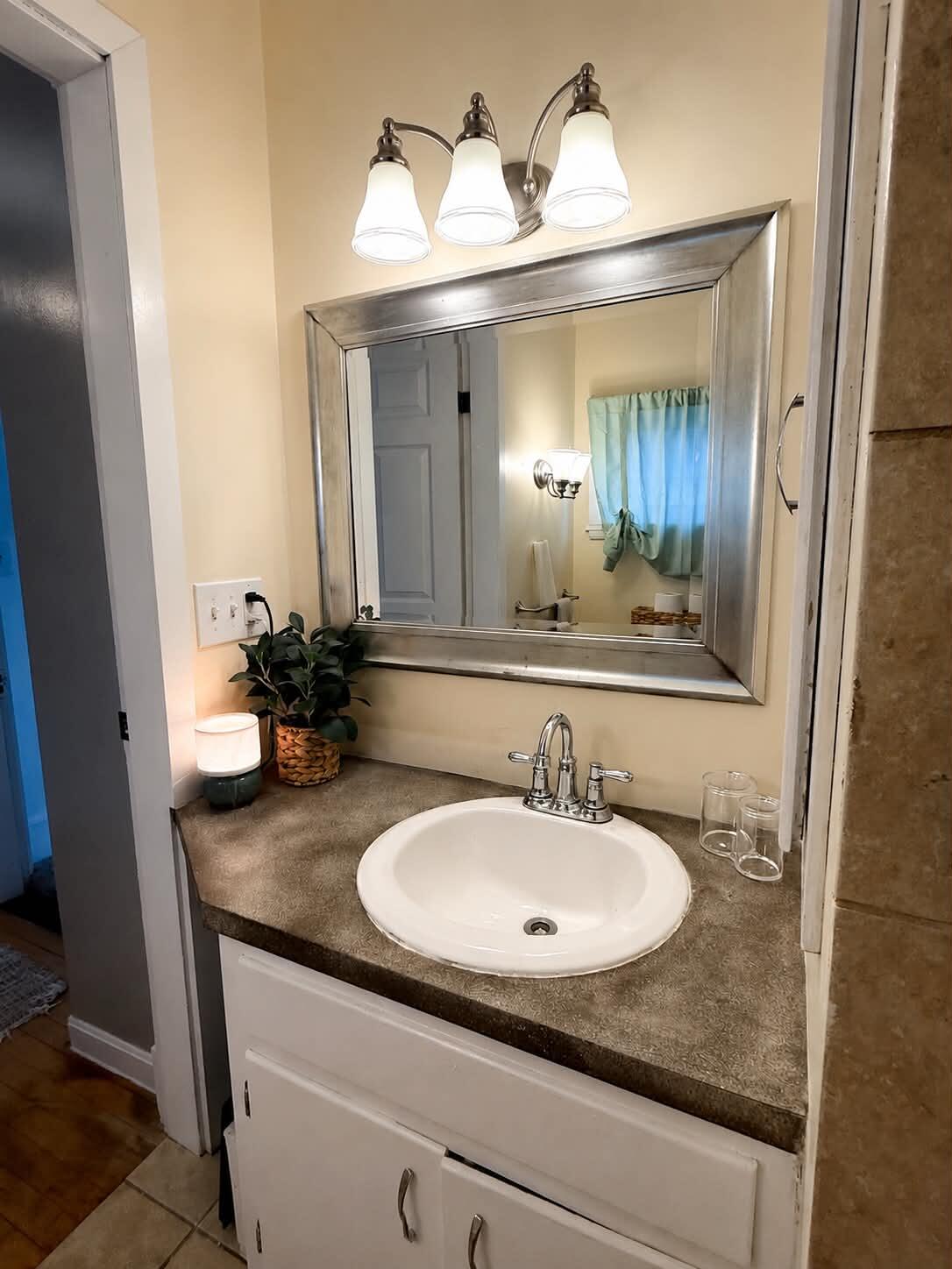 179 Grove Street Bangor, ME 04401 - Photo 31 of 48 2nd floor bathroom