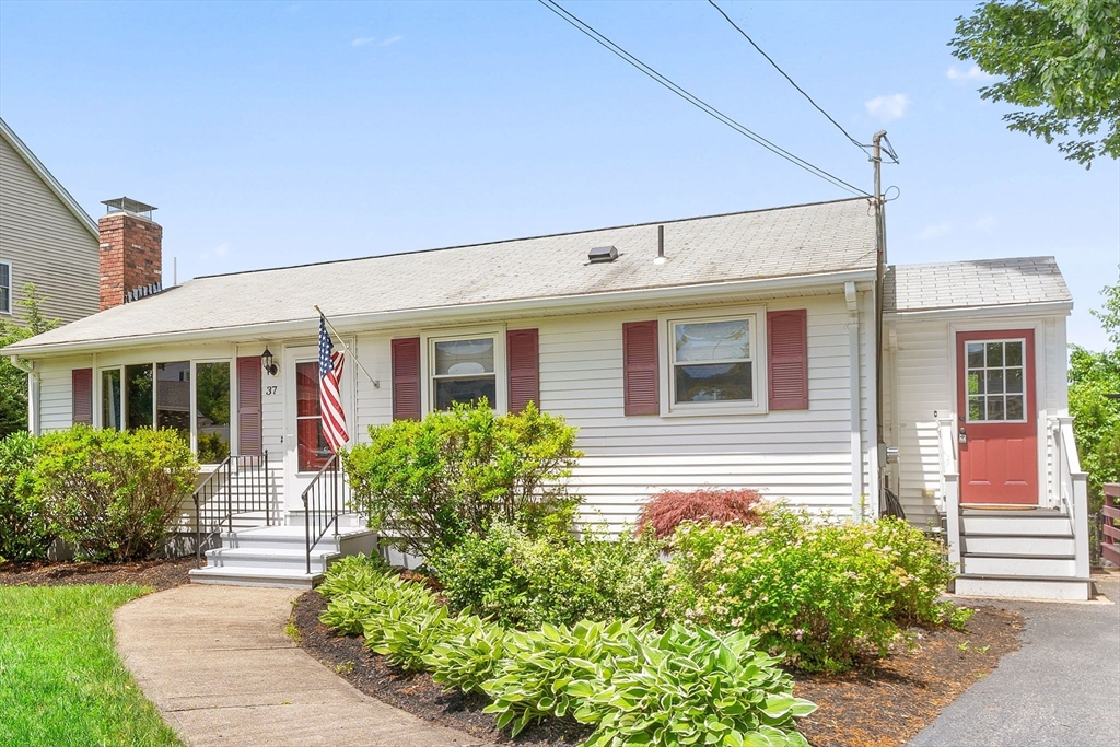 37 Angelo Street Worcester, MA 01604 - Photo 6 of 40