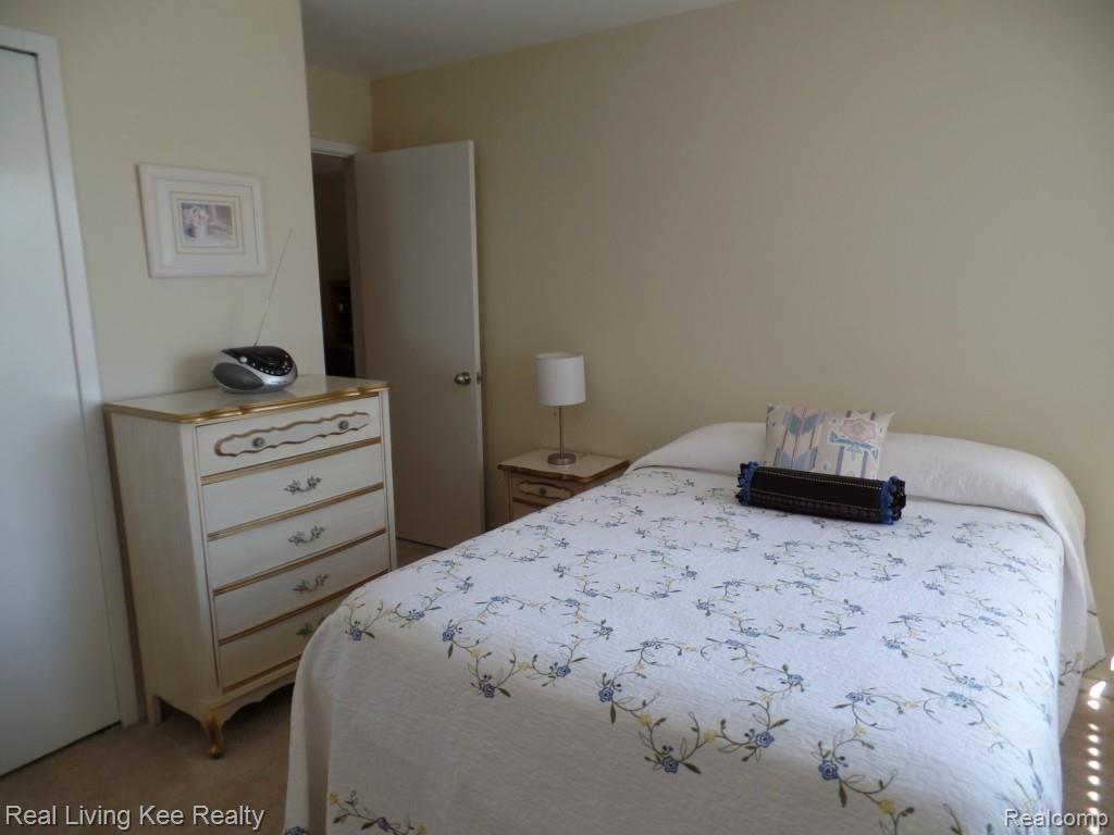 715 Eton Court, Unit 164 Rochester, MI 48307 - Photo 43 of 48 SAM_0683.jpg