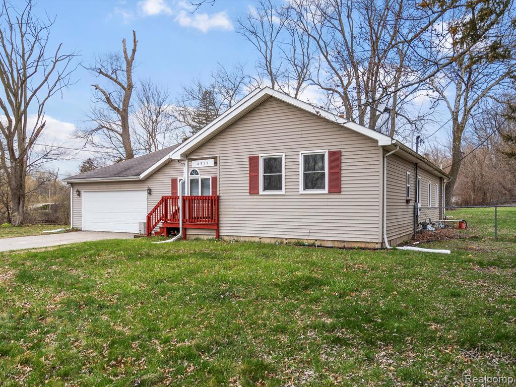 4357 East Stanley Road Genesee, MI 48437 - Photo 2 of 47