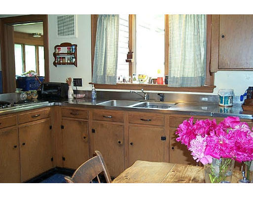 47 Beaver Pond Road Lincoln, MA 01773 - Photo 2 of 4