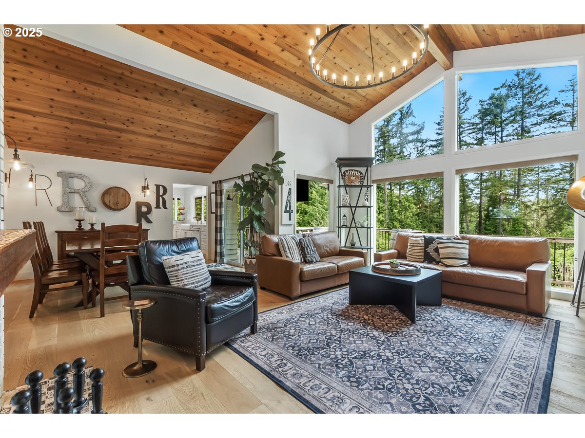 29455 Northeast Wilsonville Road Newberg, OR 97132 - Photo 12 of 47 Living Room/Dining Room