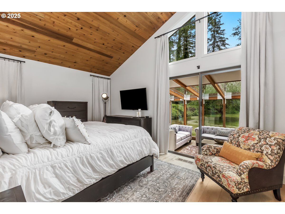 29455 Northeast Wilsonville Road Newberg, OR 97132 - Photo 24 of 47 Bedroom, Owner's Suite