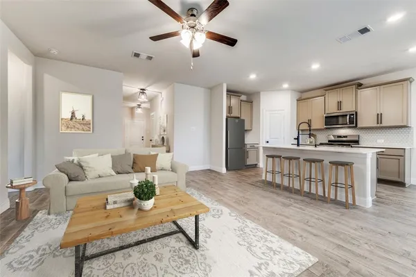 $325,000 | 10929 Gold Pan Trail, Aubrey, TX 76227