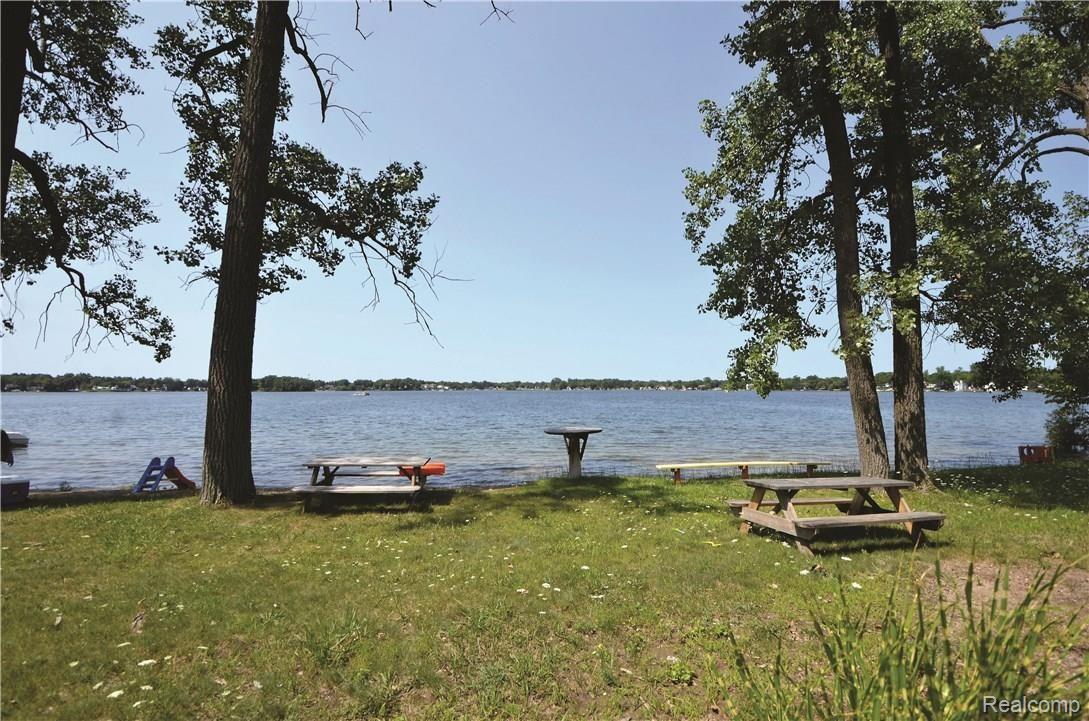 2970 Ridge Road White Lake, MI 48383 - Photo 41 of 43 49.jpg
