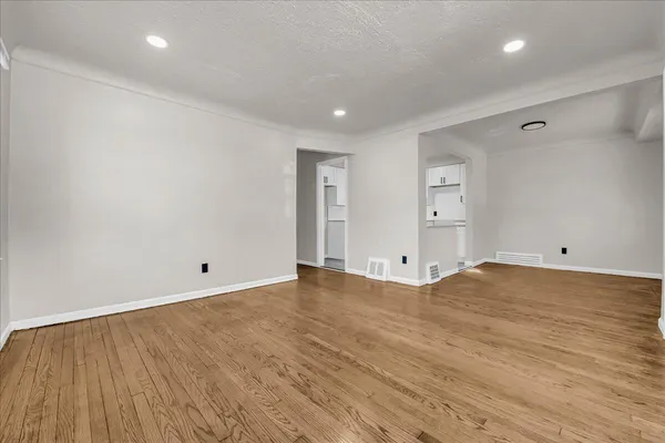 $1,400 | 14188 Collingham Drive, Detroit, MI 48205