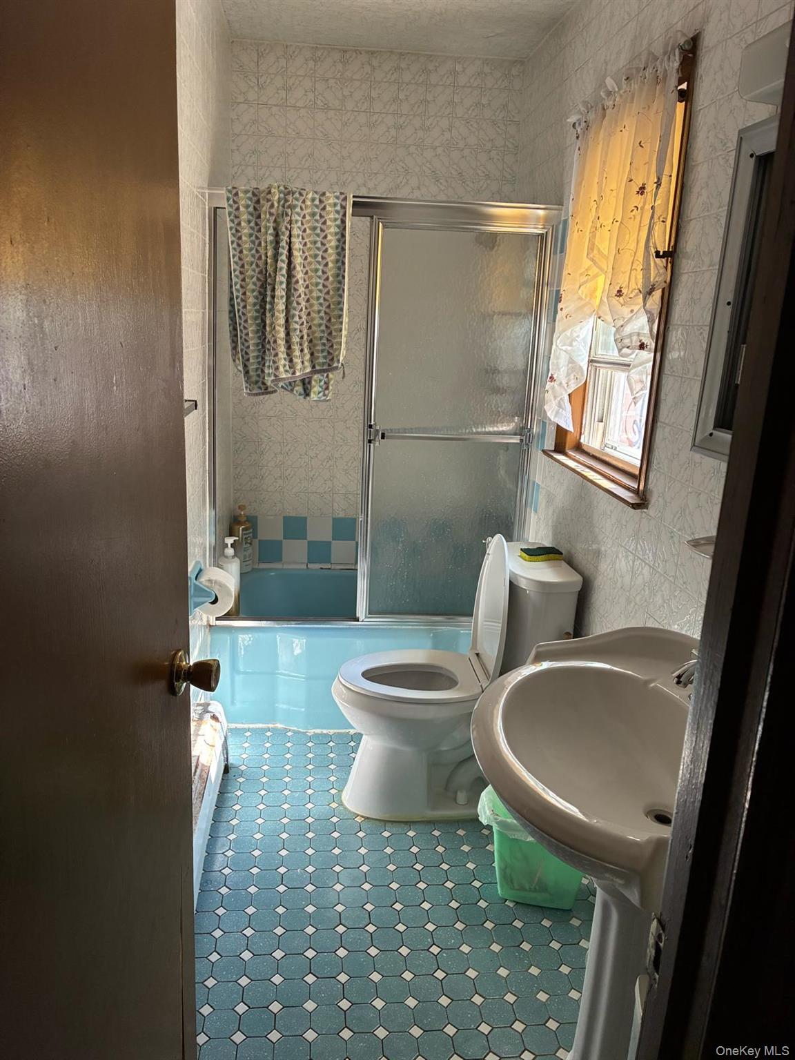 170-52 Cedarcroft Road Queens, NY 11432 - Photo 3 of 11 Gallery Image 3