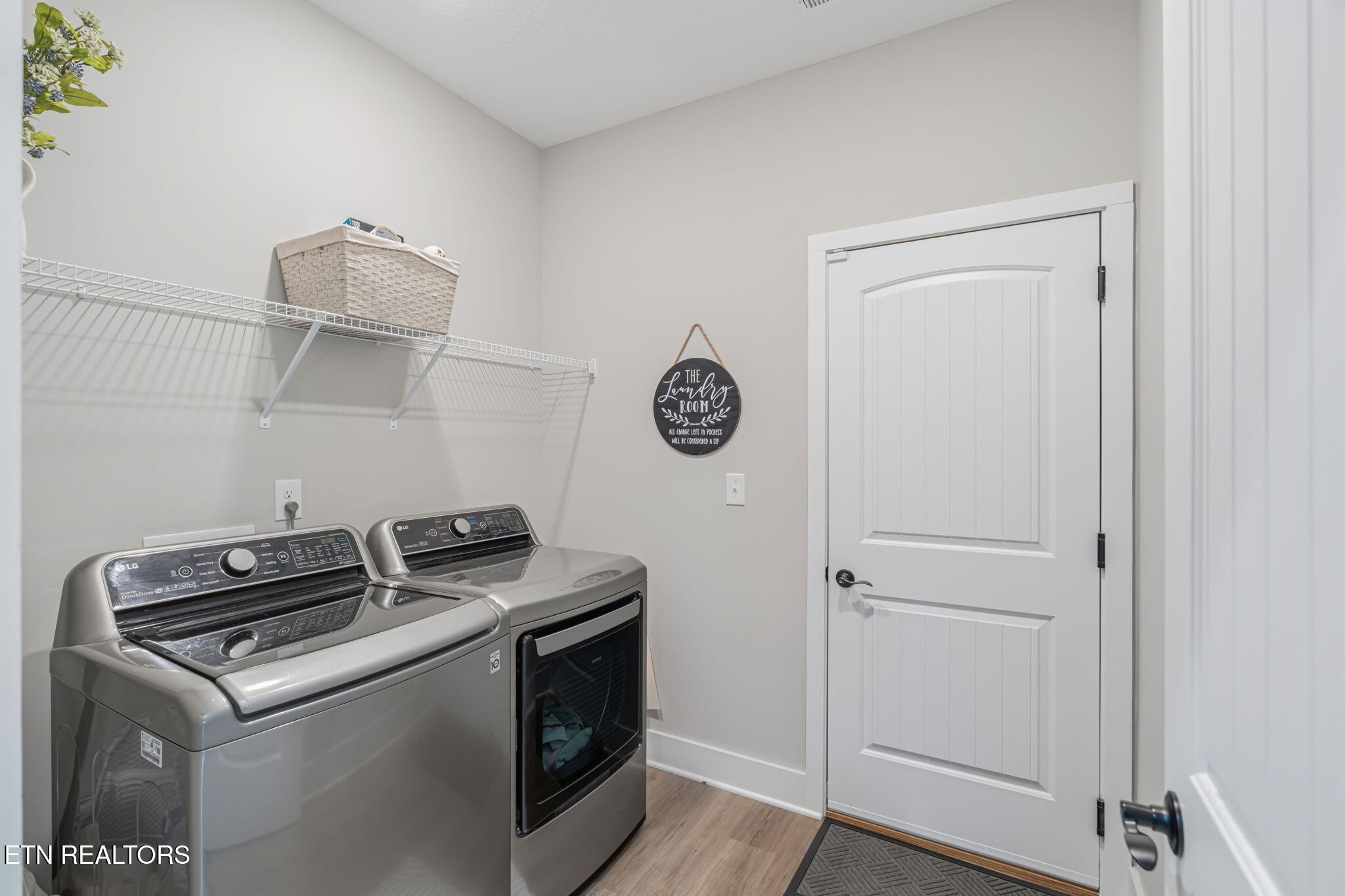 211 Queenberry Street Oak Ridge, TN 37830 - Photo 17 of 58 18-web-or-mls-211 Queenberry Street-13