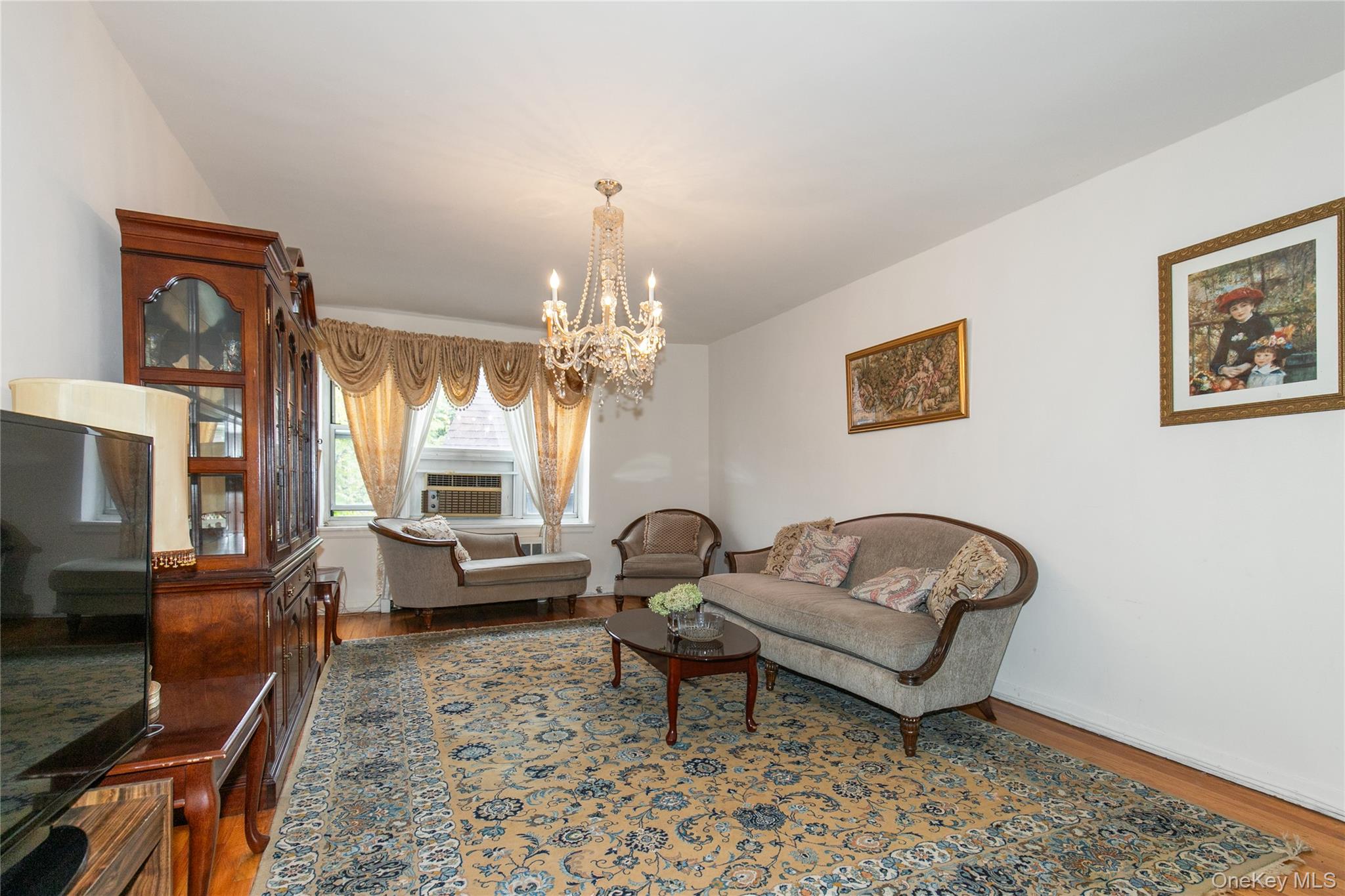 75 South Middle Neck Road, Unit 4A Great Neck, NY 11021 - Photo 6 of 22 Gallery Image 6