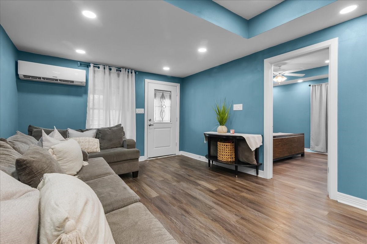 9306 Bertwood Street Houston, TX 77016 - Photo 8 of 27
