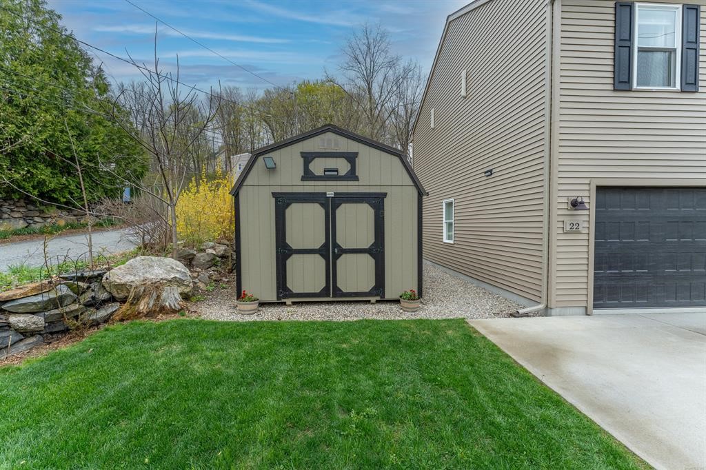 22 Barber Street Putnam, CT 06260 - Photo 3 of 17
