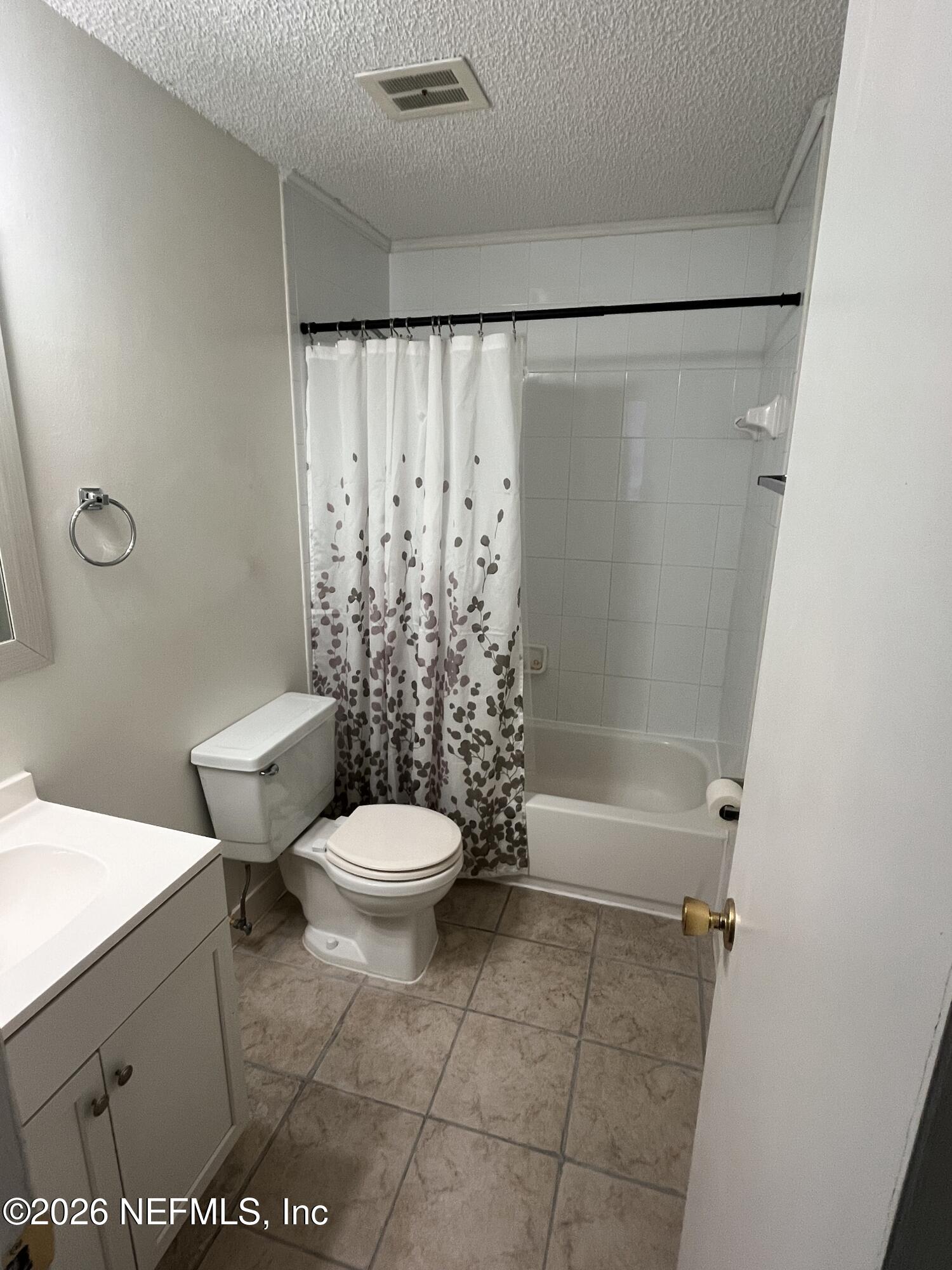 1738 El Prado Road, Unit 8 Jacksonville, FL 32216 - Photo 9 of 9 Hall Bath